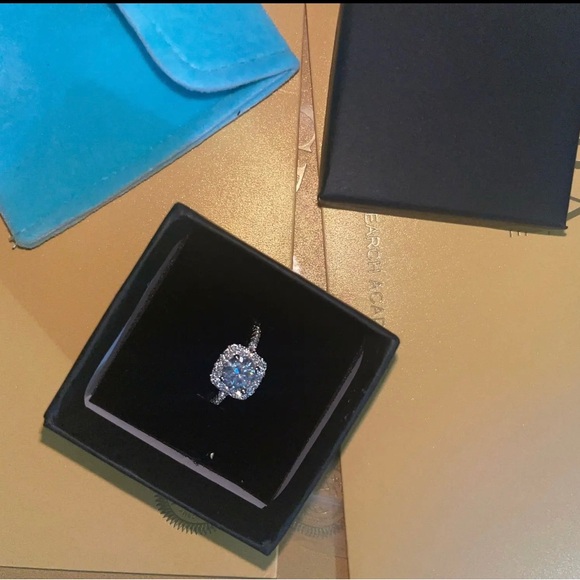 Real moissanite sterling silver ring - Picture 2 of 6